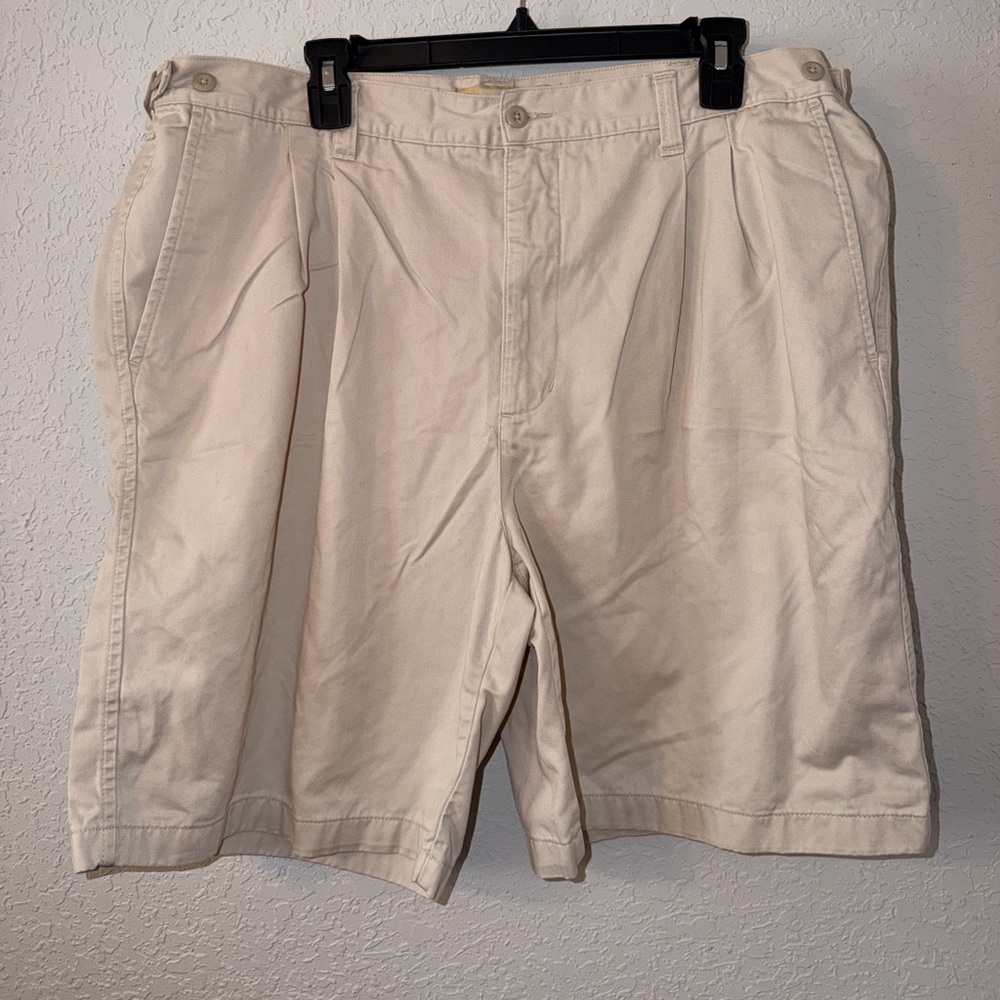 Vintage Men’s 90s Cherokee Khakis Pleated Front 100%Cotton Shorts size 40 -C